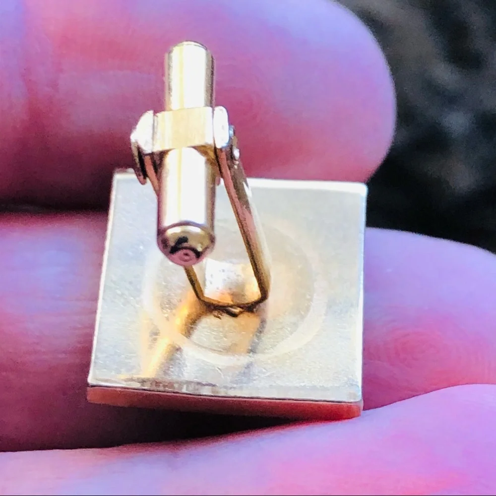 Vintage men’s gold plated square tilted design cuff links